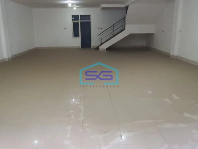 Disewakan Ruko 3 Lantai Luas Bangunan  483 m² Lokasi Taman Royal Tangerang