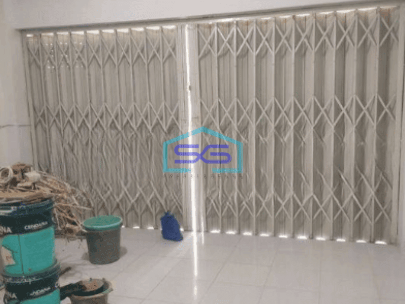 Dijual Cepat Ruko Luas Bangunan  382 m² di Jembatan Lima Jakarta Barat