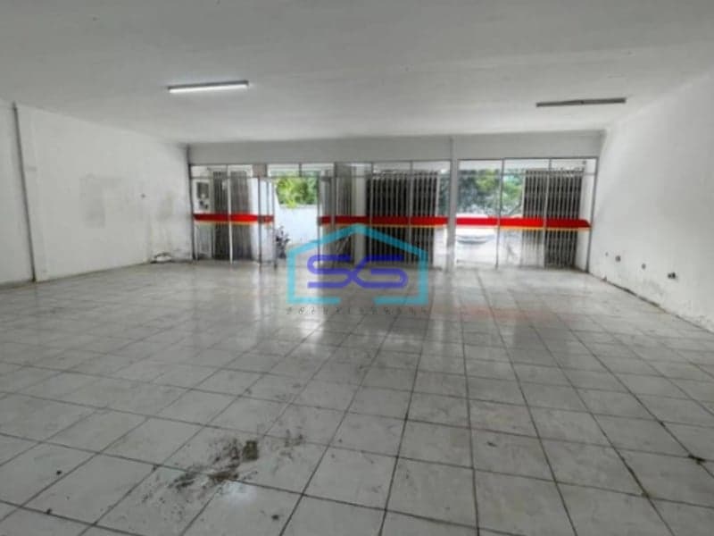 Disewakan Ruang Usaha Komersial di Pinggir Jalan Raya Jemursari Surabaya LB 240m2