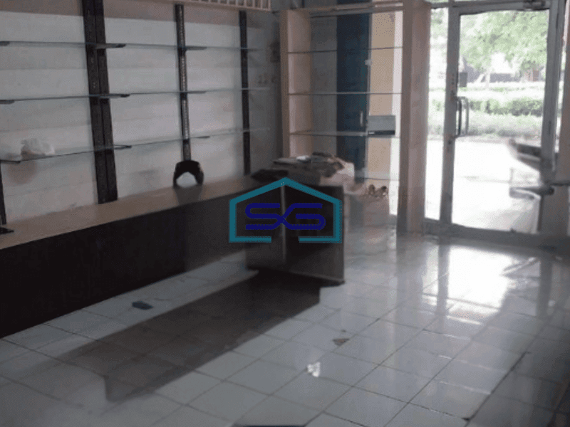 Dijual Ruko Lokasi Sangat Strategis dan Bebas Banjir Luas Bangunan 122 m² di Taman Royal Tangerang