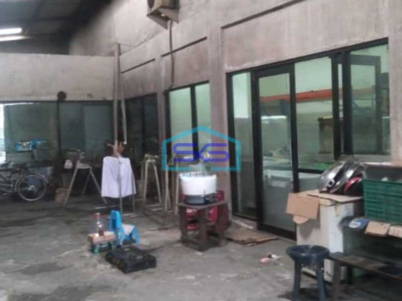 Disewakan Ruko 3 Lantai Luas Tanah  245 m²  Lokasi di Kramat Jakarta Pusat