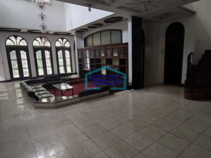 Disewakan Ruang Usaha Bagus Lokasi di Sutami Sentra Sari Bandung LB 400m2