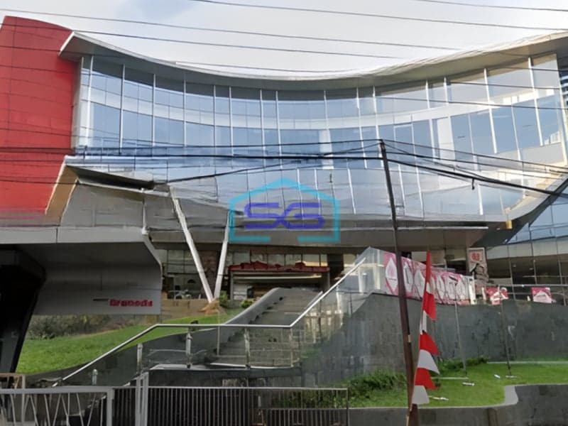 Dijual Ruang Usaha 3 Lantai di Lokasi Strategis Luas Tanah 5190m2 di Palembang