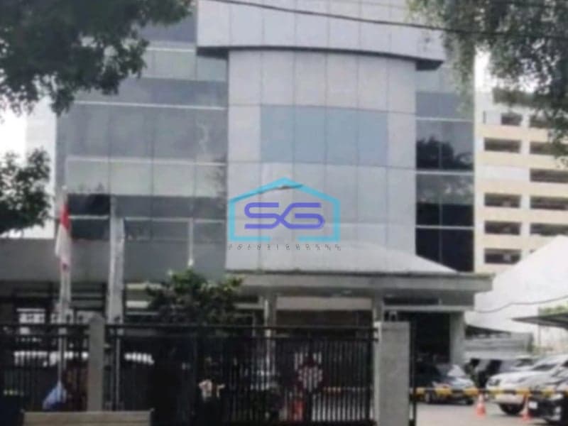 Dijual Kantor Lokasi Bebas Banjir di Kebon Jeruk Jakarta Barat Luas Bangunan  1300 m²