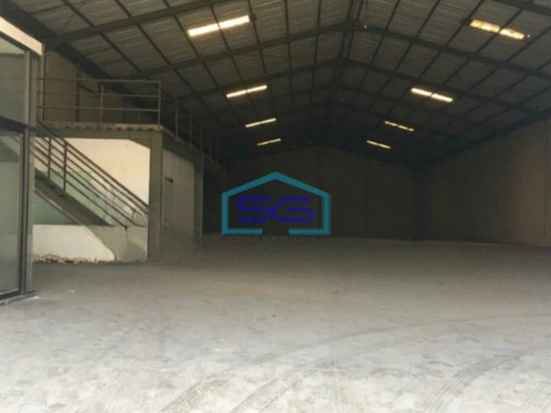 Dijual Gudang Lokasi Strategis Luas Bangunan  1500 m² Lokasi Margomulyo Surabaya