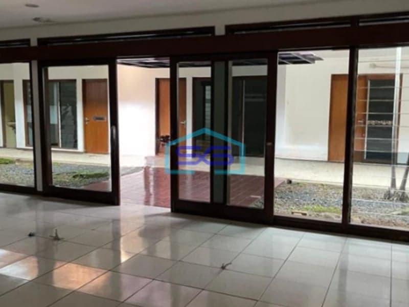 Disewakan Ruko Bangunan 1 Lantai Rapi Terawat Pinggir Jalan Raya Protokol Semarang LT 1085m2