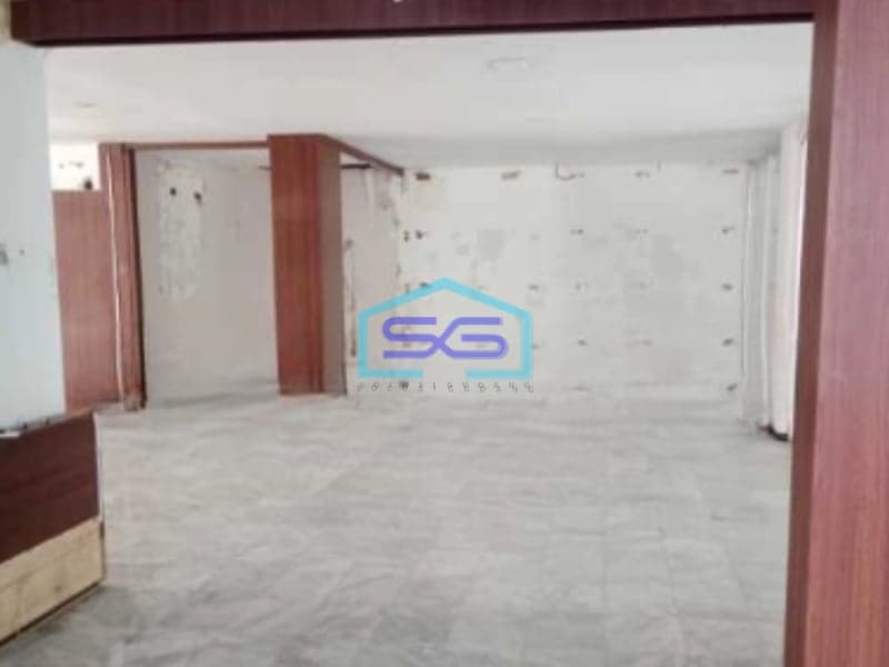 Disewakan Ruko 3 Lantai Luas Bangunan  537 m² Lokasi Surabaya Kota