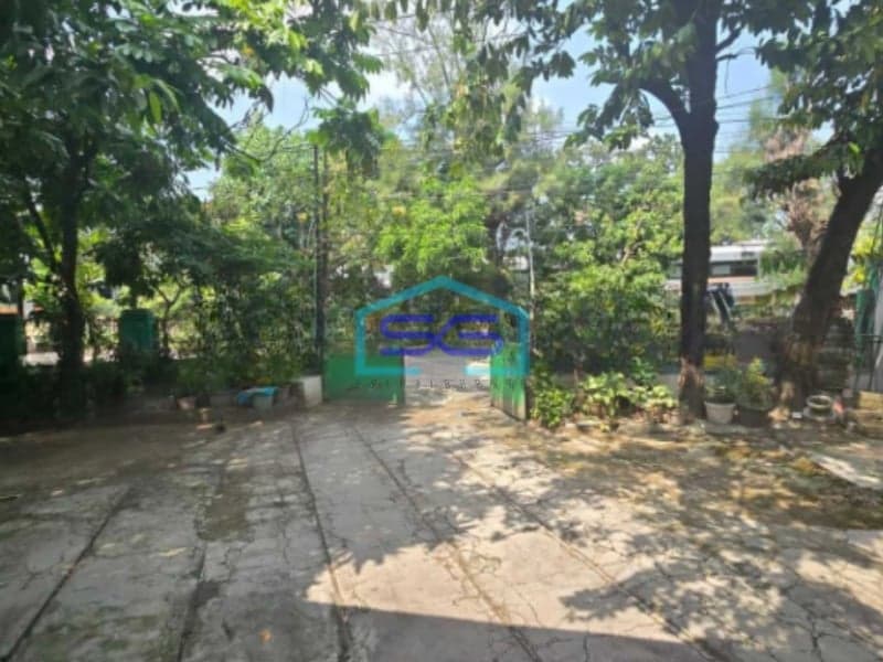 Dijual Ruang Usaha Pinggir Jalan Hitung Tanah Luas Tanah 525m2 Lokasi di Banjarsari Solo