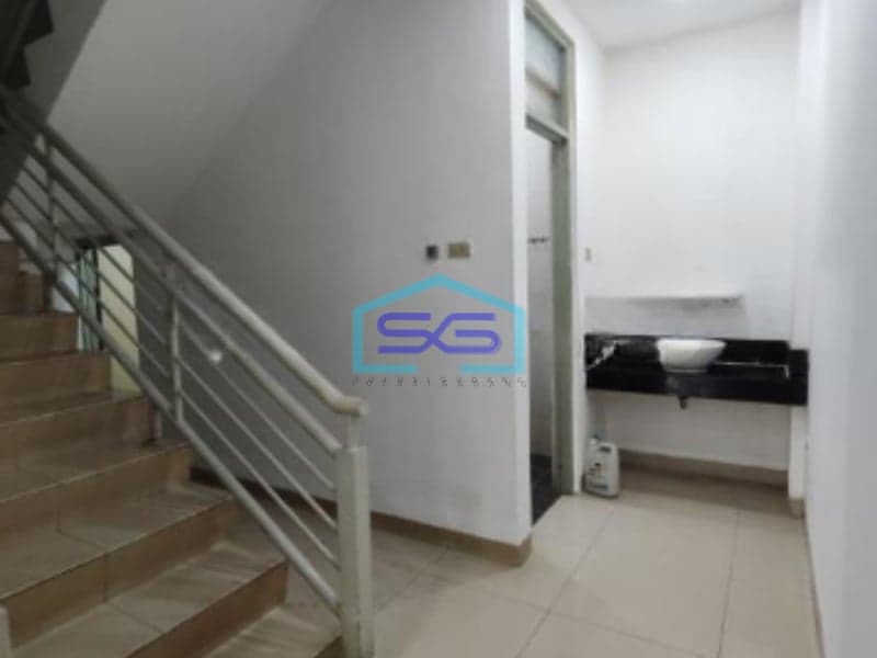 Disewakan Ruko 4.5 Lantai Rapih Dengan Sekat Siap Pakai di Sunter Jakarta Utara LB 260m2