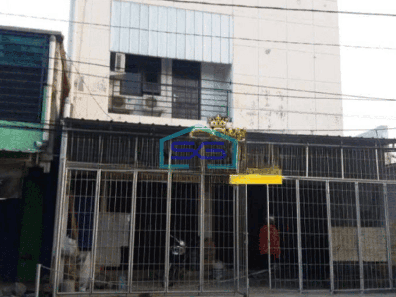 Disewakan Ruko 3 Lantai Lokasi Startegis Luas Bangunan 300 m² di Pinggir Jalan Raya Jatibening Bekasi