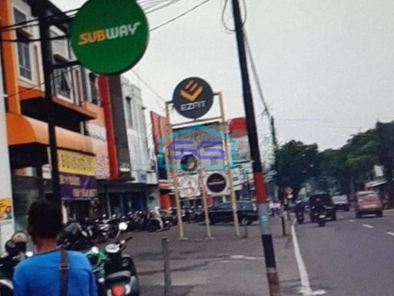 Dijual Ruko Bagus Lokasi Strategis di Pinggir Jalan Raya Condet Jakarta Timur LB 375m2