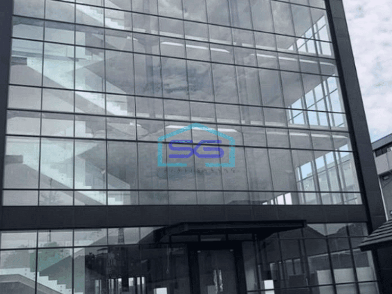 Dijual Gedung Siap Pakai di Kebon Jeruk Jakarta Barat Luas Tanah 2826m2