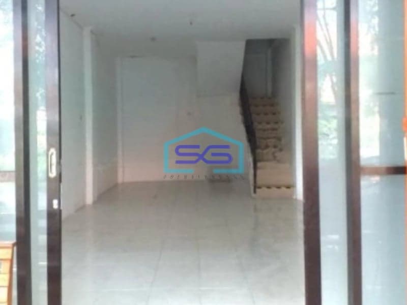 Disewakan Ruko 3 Lantai Luas Bangunan 138 m² Lokasi di Surabaya