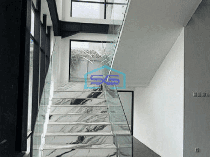 Dijual Gedung Siap Pakai di Kebon Jeruk Jakarta Barat Luas Tanah 2826m2