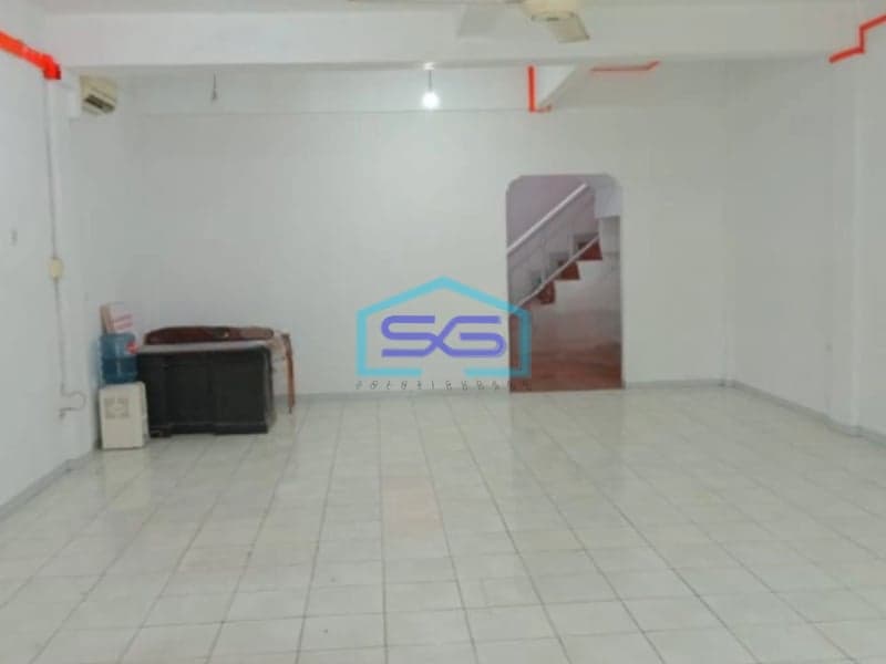 Dijual Ruko di Villa Meruya Jakarta barat Sudah Renovasi Luas Bangunan 243m2