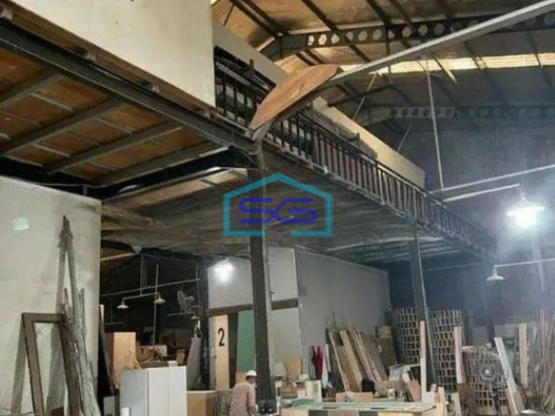 Dijual Gudang 2 Lantai di Jalan Untung Suropati, Semarang LT 1230