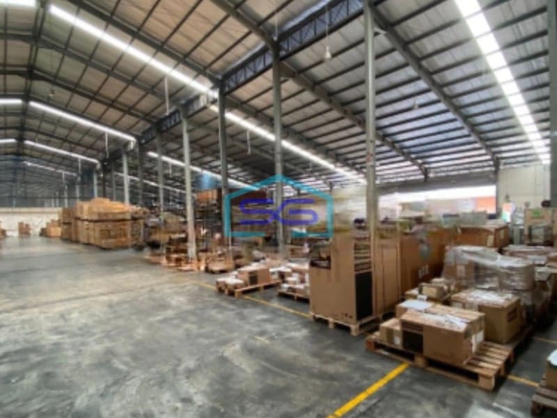Disewakan Gudang Loading Dock Dalam Kawasan Pergudangan di Karawang Timur Luas Bangunan 36252 m²