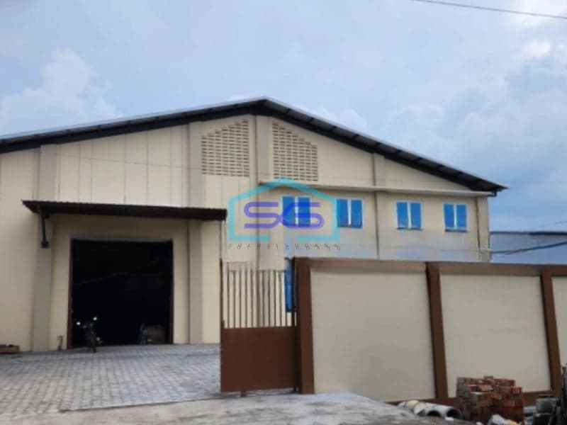 Disewakan Gudang Luas Bangunan  1550 m² Lokasi Strategis di Semarang Barat