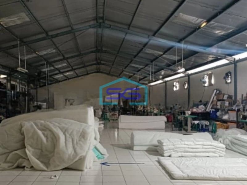Disewakan Gudang Ada Lift Barang Luas Bangunan  2000 m² Lokasi di Marunda Jakarta Utara
