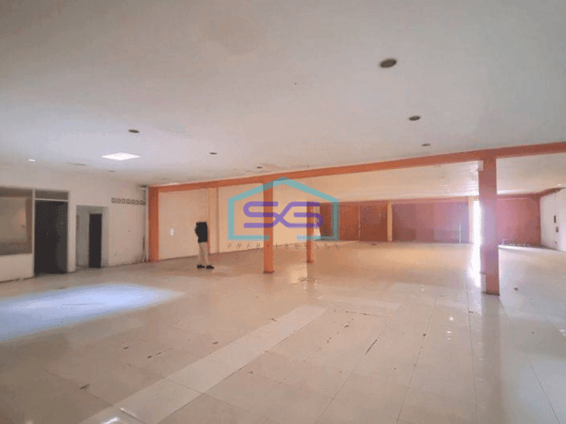 Disewakan Ruang Usaha Lokasi Strategis di Kopo Bandung LT 700m2