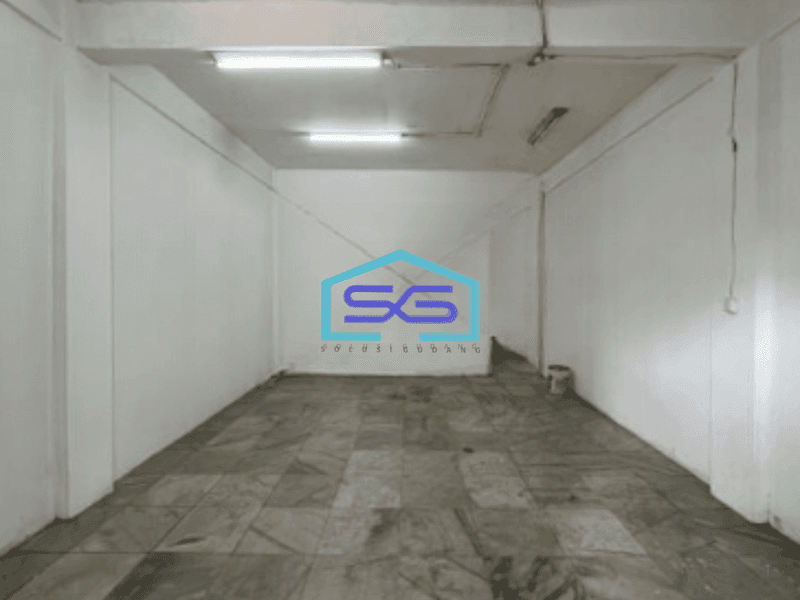 Disewakan Ruko Luas Bangunan   300 m² di Pluit Jakarta Utara Siap Pakai