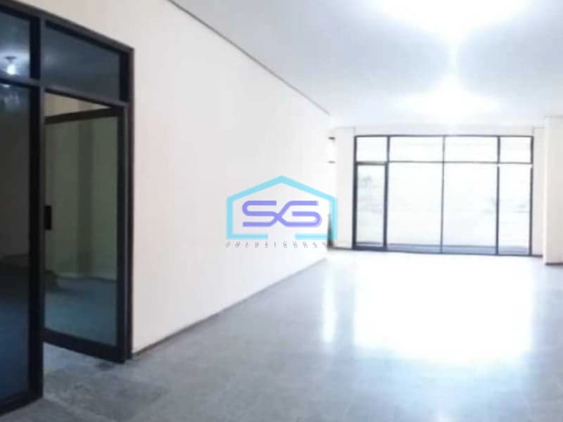 Disewakan Ruko Strategis 3 Lantai Kawasan Niaga di Widuran Solo LB 300m2