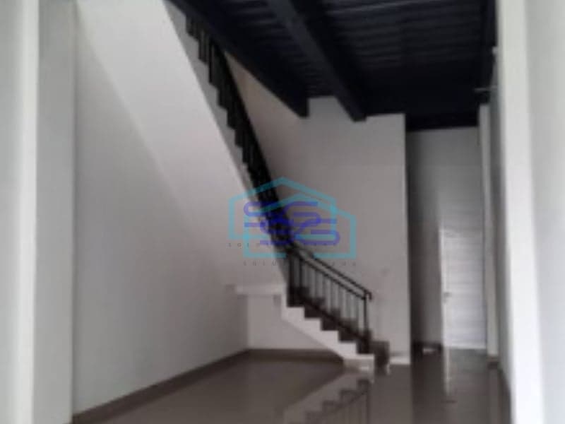 Disewakan Ruko 3 Lantai Luas Bangunan 195 m² di Tangerang