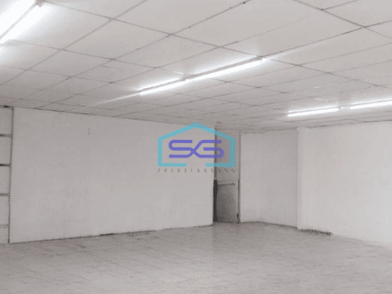 Disewakan Ruko Besar Luas Bangunan  768 m² Lokasi Pinggir Jalan Raya Pondok Jagung Tangerang