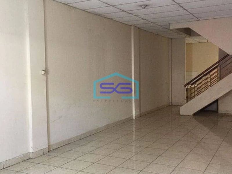 Dijual cepat Ruko 2 Lantai Strategis di Taman Surya 5, Jakarta Barat LB 128m2
