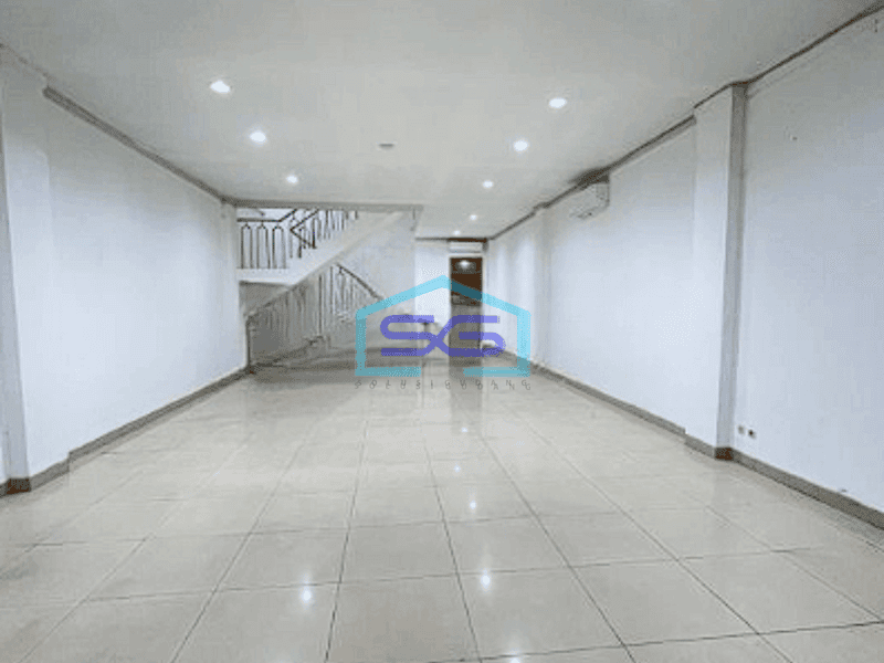 Disewakan Ruko 4 Lantai + Rooftop Di Muara Karang Penjaringan Jakarta Utara LB 552m2