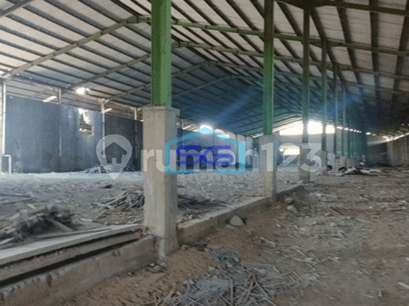 Dijual Gudang Butuh Renovasi Luas 4,3 Hektar di Makassar