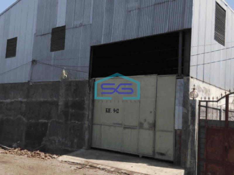 Dijual Gudang Ada Kantor Luas Bangunan 450 m² Dekat Tol di Gununganyar Surabaya