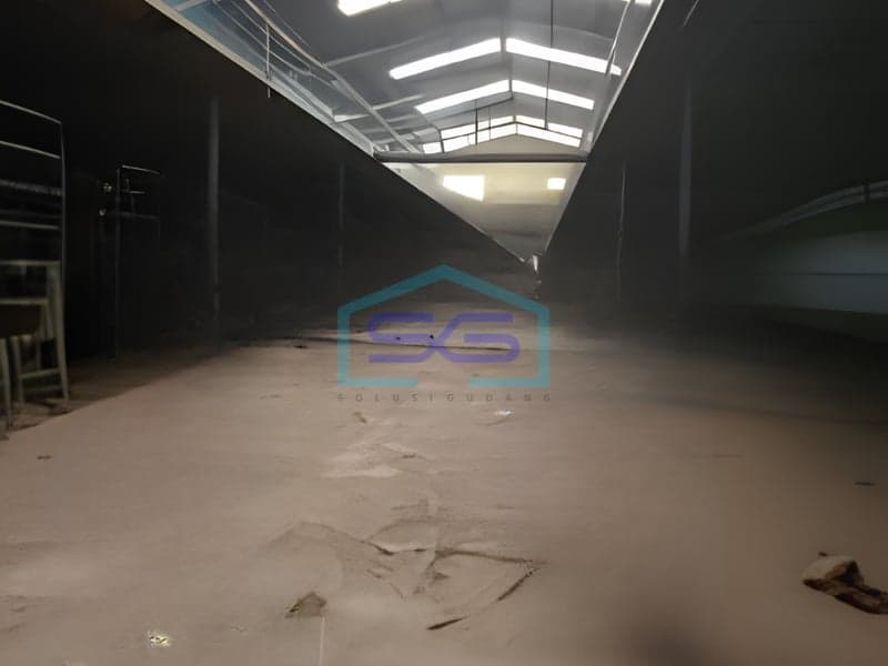 Warehouse for Sale Large Building Area 1100 sqm Located in North Jakarta
