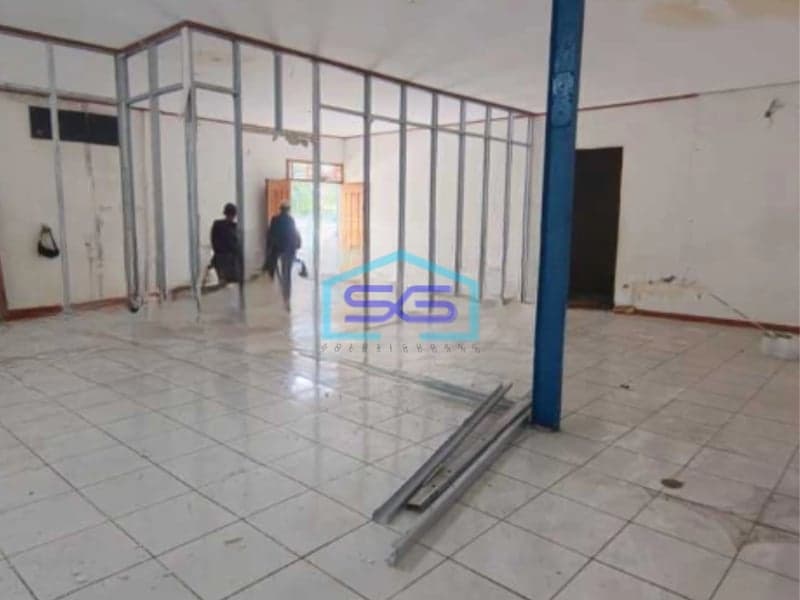 Disewakan Gudang Akses Container 40 Feet Luas Bangunan 1000 m² di Jakarta Timur