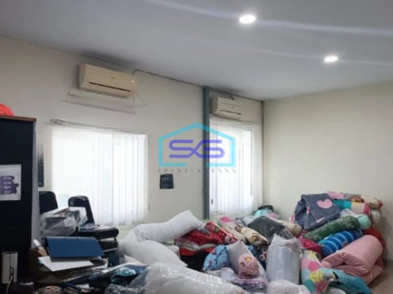 Disewakan Gudang Ada Lift Barang Luas Bangunan 2000 m² Lokasi di Bekasi