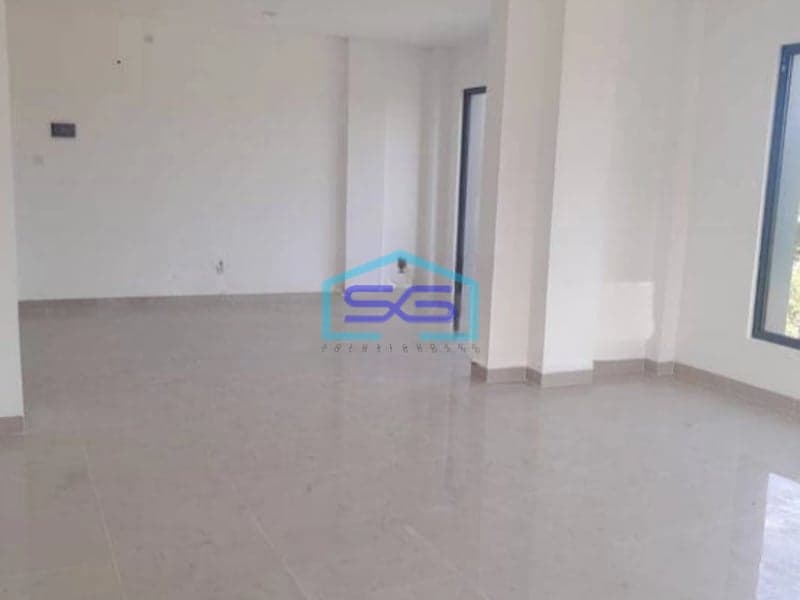 Disewakan Ruko Hadap Jalan di Jakarta Barat LB 100m2