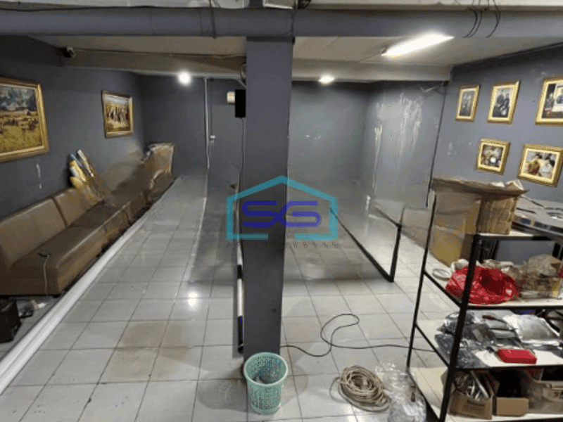 Disewakan Gudang Luas Bangunan  300 m² di Karang Tengah Tangerang