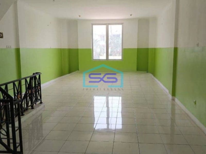 Disewakan Ruko Strategis 3 Lt Jalan Utama di Bulevard Hijau Harapan Indah Bekasi