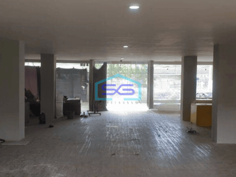 Disewakan Ruko Luas Tanah  1200 m² Lokasi Pinggir Jalan Raya Pos Pengumben Jakarta Barat