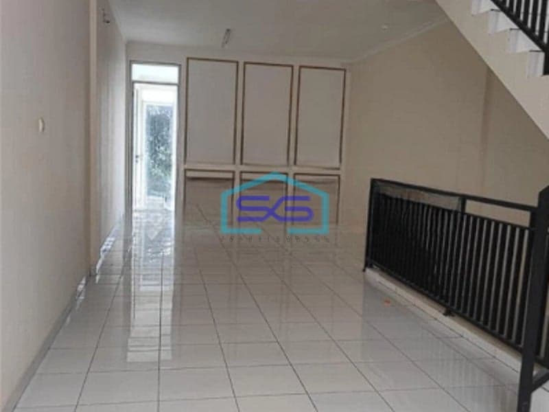 Disewakan Ruko Lokasi Strategis 2.5 Lantai Kemang Jakarta Selatan 3 Lantai