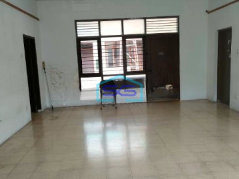 Disewakan kantor di Pajajaran H.mesri Bandung Parkir Luas LB 350m2