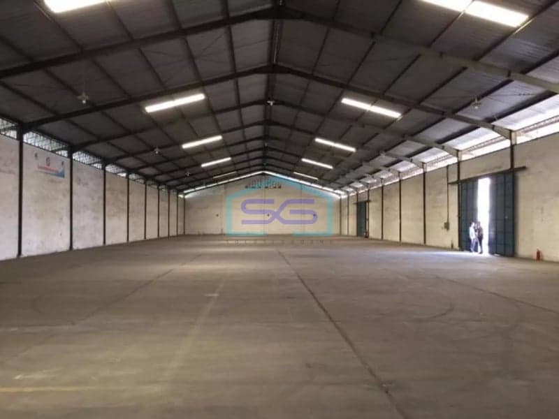 Disewakan gudang di cakung jl raya bekasi luas 3000m