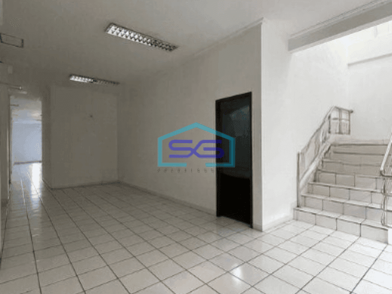 Disewakan Gedung Kantor Sangat Strategis Luas Tanah  300 m² di Surya Sumantri Bandung