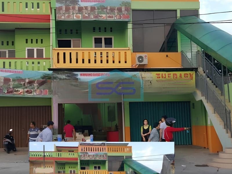 出售：位于丹格朗市西博达斯战略性繁华地段3层商铺，土地面积82平方米
