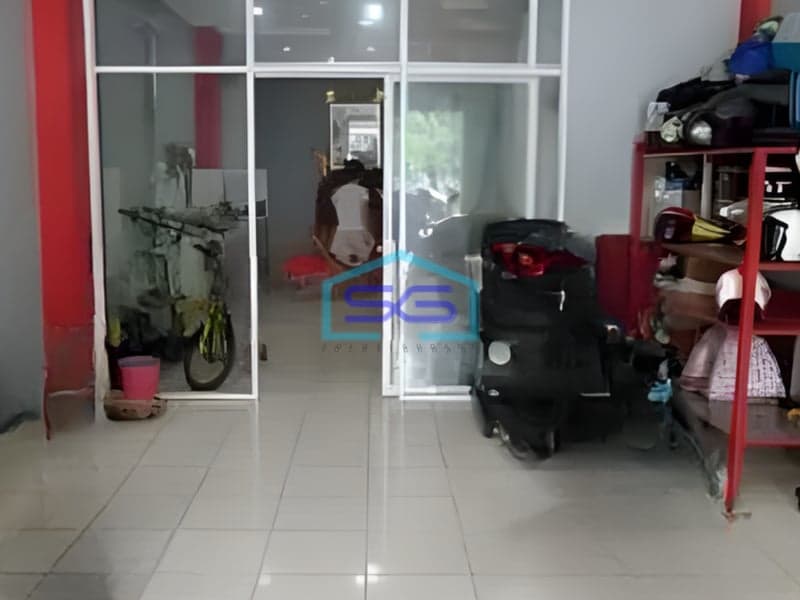 Dijual Ruko Mutiara Taman Palem Jakarta Barat Siap Huni dan Terawat Hadap Jalan Raya LB 234m2