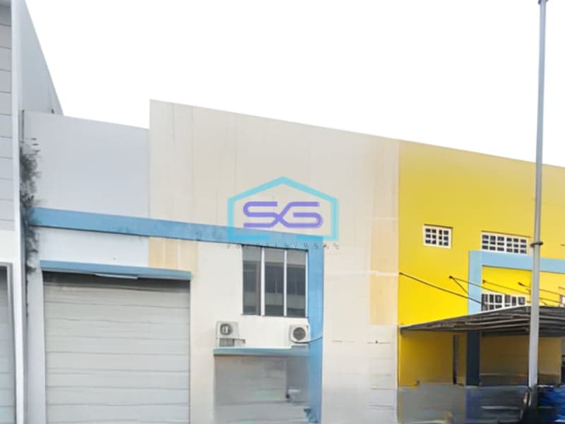 Dijual Gudang Akses Container Luas Bangunan 162 m² Lokasi Bebas Banjir di Cakung Jakarta Timur