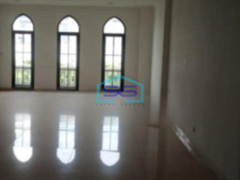 Disewakan Ruko Lokasi Strategis di Gajahmada Semarang Luas Tanah  183 m²