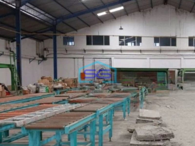 Disewakan Gudang Akses Container Luas Tanah  3000 m² Lokas di Margomulyo Surabaya