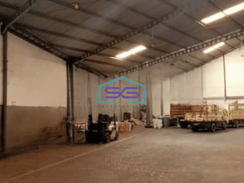 Dijual Cepat Gudang Akses Container Luas Bangunan  1700 m² Lokasi Margomulyo Surabaya