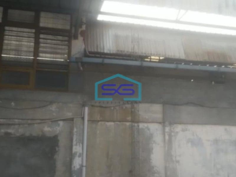 Dijual Gudang Eks Pabrik Luas Bangunan  700 m² Lokasi di Kapuk Kamal Jakarta Barat